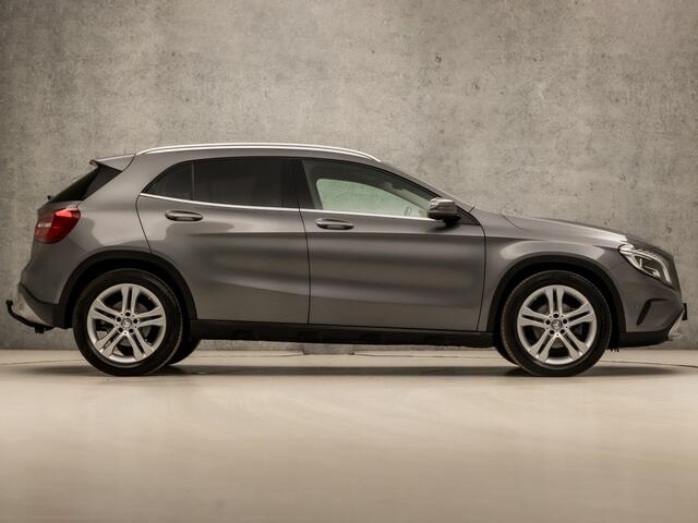 Mercedes-Benz GLA-KLASSE 200 Sport 157Pk Automaat (GROOT NAVI, LEDER, XENON, GETINT GLAS, SPORTSTOELEN, TREKHAAK, CRUISE, PARKEERSENSOREN, NIEUWE APK, NIEUWSTAAT)