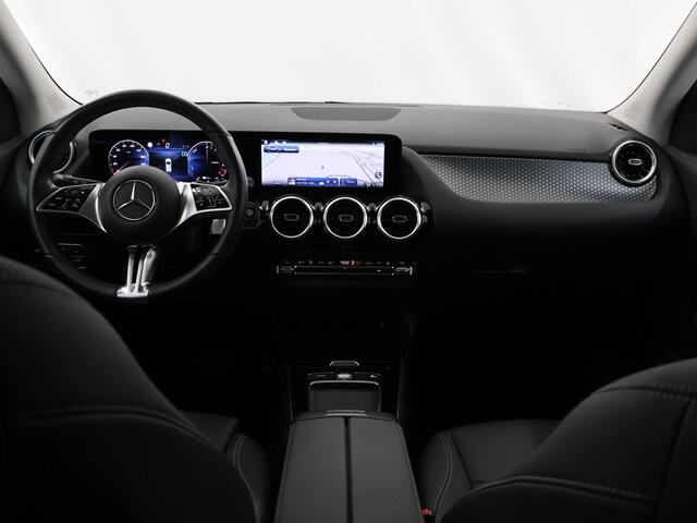 Mercedes-Benz GLA-KLASSE 250 e Luxury Line | Trekhaak | Night pakket | Stoelverwarming |