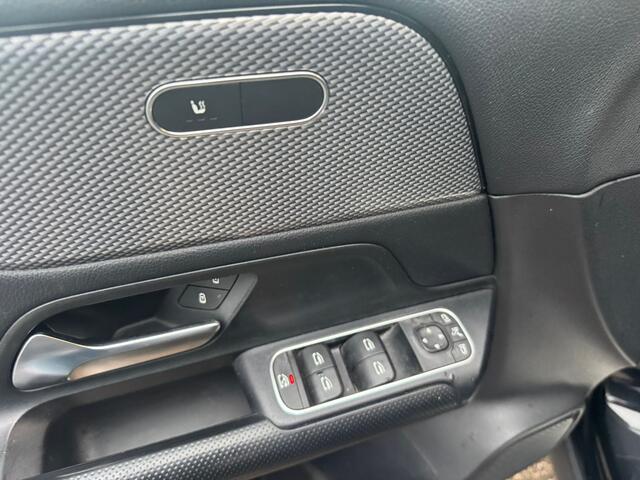 Mercedes-Benz GLA-KLASSE 180 Business Solution