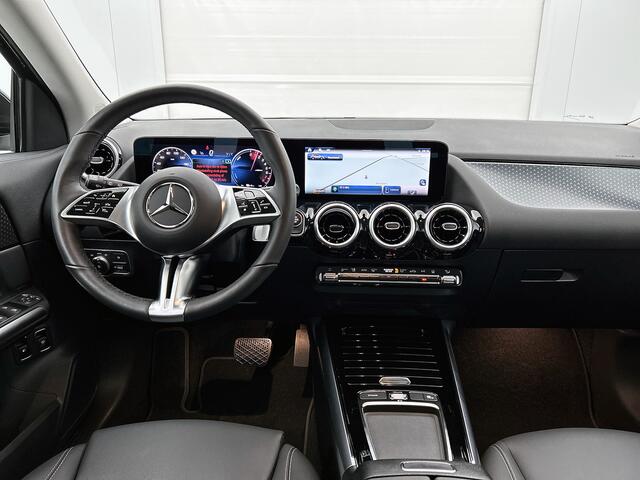 Mercedes-Benz GLA-KLASSE 250 e Plug-In Hybride Achteruitrijcamera | Ledkoplampen | Stuur en Stoelverwarming | Easy-Pack Achterklep. Inclusief 24 maanden MB Certified garantie voor Europa.