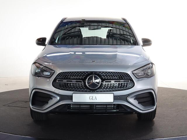 Mercedes-Benz GLA-KLASSE 250e Business Solution AMG | Panoramisch schuifdak | Night pakket | Achteruitrijcamera | Led Koplampen |