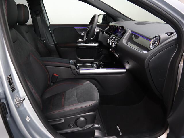 Mercedes-Benz GLA-KLASSE 250e Business Solution AMG | Panoramisch schuifdak | Night pakket | Achteruitrijcamera | Led Koplampen |