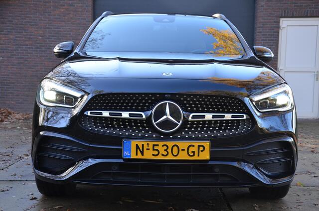 Mercedes-Benz GLA-KLASSE 200 AMG Line Navi/Pdc/Ecc/Acteruitrijcamera/Panoramadak/Sfeerverlichting/Stoelverwarming/elektrisch verstelbare stoel(en) met geheugen/Matrix-Led/Cr-Controle/Privacy-Glass/19-Inch Lmv