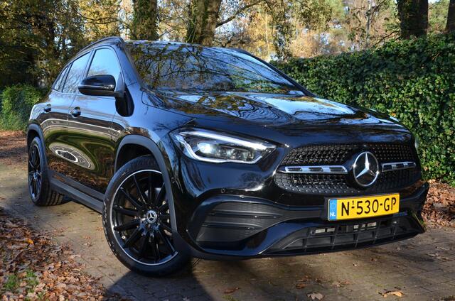 Mercedes-Benz GLA-KLASSE 200 AMG Line Navi/Pdc/Ecc/Acteruitrijcamera/Panoramadak/Sfeerverlichting/Stoelverwarming/elektrisch verstelbare stoel(en) met geheugen/Matrix-Led/Cr-Controle/Privacy-Glass/19-Inch Lmv