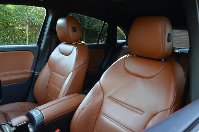 Mercedes-Benz GLA-KLASSE 200 AMG Line Navi/Pdc/Ecc/Acteruitrijcamera/Panoramadak/Sfeerverlichting/Stoelverwarming/elektrisch verstelbare stoel(en) met geheugen/Matrix-Led/Cr-Controle/Privacy-Glass/19-Inch Lmv