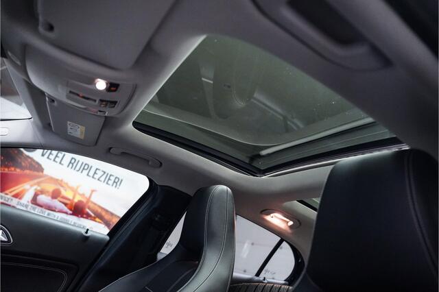 Mercedes-Benz GLA-KLASSE 180 Prestige|Panodak|Stoelverwarming|Bi-Xenon