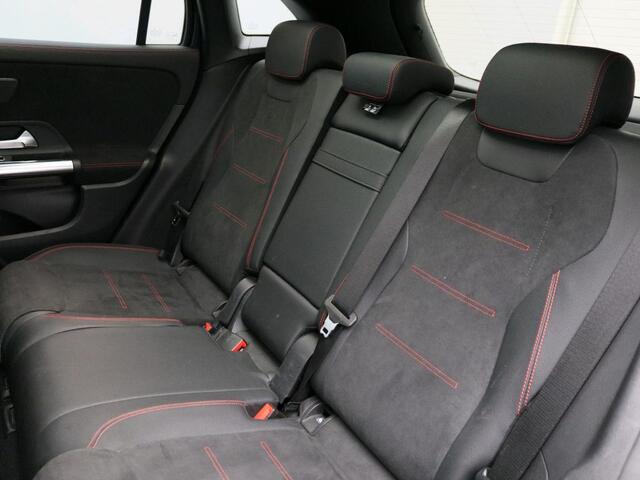 Mercedes-Benz GLA-KLASSE 250 e Business Solution AMG Limited AMG Line | Night Pakket | Panorama Schuif-Kanteldak | Ledkoplampen | Sfeerverlichting | Memory voorstoelen. Inclusief 24 maanden MB Certified garantie voor Europa.