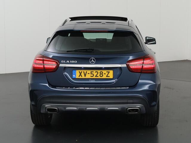 Mercedes-Benz GLA-KLASSE 180 Business Solution AMG | Panoramadak | 19" lichtmetalen velgen | Keyless | Achteruitrijcamera |