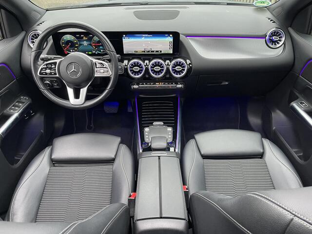 Mercedes-Benz GLA-KLASSE 250 e Progressive 19"/Panoramadak/Adaptieve cruise/Sfeerverlichting/Stoelverwarming/Camera/Elektrische klep