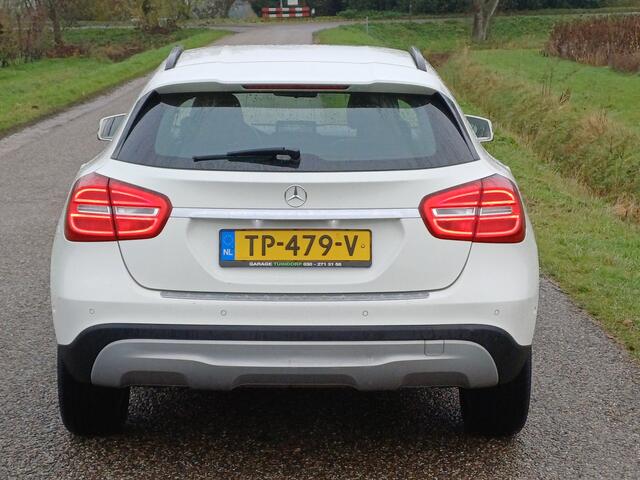 Mercedes-Benz GLA-KLASSE 180 Premium Plus /Lichte rijdbare schade/