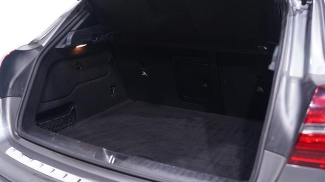 Mercedes-Benz GLA-KLASSE 180 Business Solution Limited Navi Clima Camera PDC NAP Leder/stof Sportstoelen Led koplampen