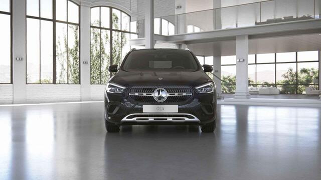 Mercedes-Benz GLA-KLASSE 250 e Luxury Line | Panoramadak | Distronic | Dodehoekassistent | Achteruitrijcamera |