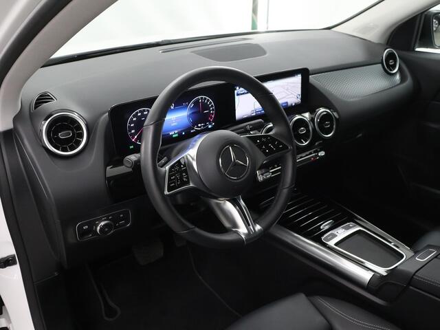 Mercedes-Benz GLA-KLASSE 250 e Luxury Line | Night pakket | Elektrisch wegklapbare trekhaak | Stoelverwarming | Winter pakket |