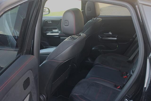 Mercedes-Benz GLA-KLASSE 180 Business Solution AMG BTW auto