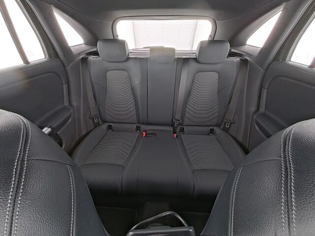 Mercedes-Benz GLA-KLASSE 250 e Plug-In Hybride Trekhaak | Ledkoplampen | Apple CarPlay | Stuur en Stoelverwarming | 11 kW laden. Inclusief 24 maanden MB Certified garantie voor Europa.