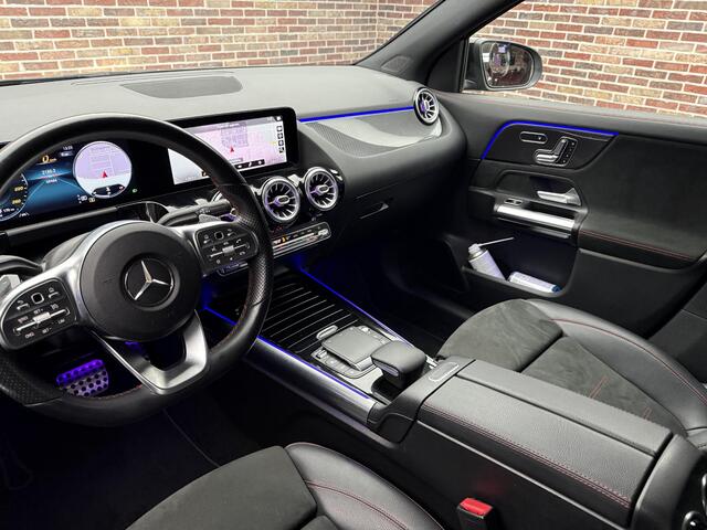 Mercedes-Benz GLA-KLASSE 200 Business Solution AMG Panorama | Memorie stoelen 3 standen | Weinig km voor bouwjaar