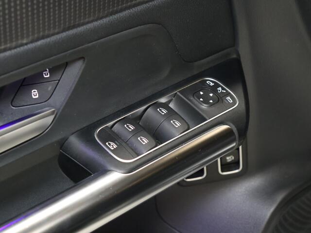 Mercedes-Benz GLA-KLASSE 250 e Business Solution Luxury Limited [TREKHAAK INKLAPBAAR, APPLE CARPLAY, ANDROID, STOELVERWARMING, CAMERA, VOL LEDER, CRUISE, CLIMATE, NIEUWSTAAT]