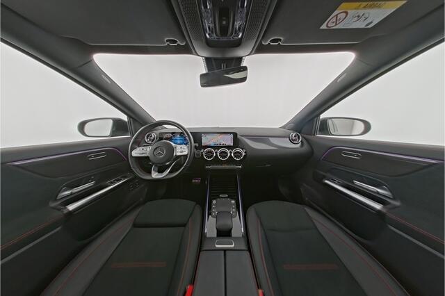 Mercedes-Benz GLA-KLASSE 250 e AMG Plug-In Hybride | Panoramadak | Trekhaak | Sfeerverlichting | Keyless Go | Parkeerpakket met Camera | Inclusief 24 maanden Mercedes-Benz Certified garantie voor Europa.