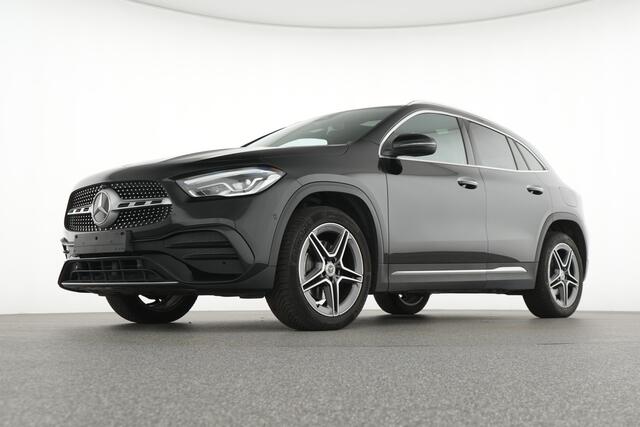 Mercedes-Benz GLA-KLASSE 250 e AMG Plug-In Hybride | Panoramadak | Trekhaak | Sfeerverlichting | Keyless Go | Parkeerpakket met Camera | Inclusief 24 maanden Mercedes-Benz Certified garantie voor Europa.