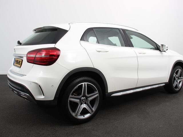 Mercedes-Benz GLA-KLASSE 200 Automaat Premium Plus | AMG Velgen | Climate control | Cruise control | Navigatie | Parkeersensoren | Achteruitrijcamera | Lichtmetalen velgen | Radio | LED | Voorstoelen verwarmd | Apple Carplay/ Android Auto