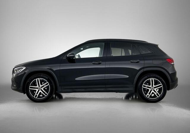 Mercedes-Benz GLA-KLASSE 200 Black Line 163PK CAMERA | NAVI | STOF-LEDER