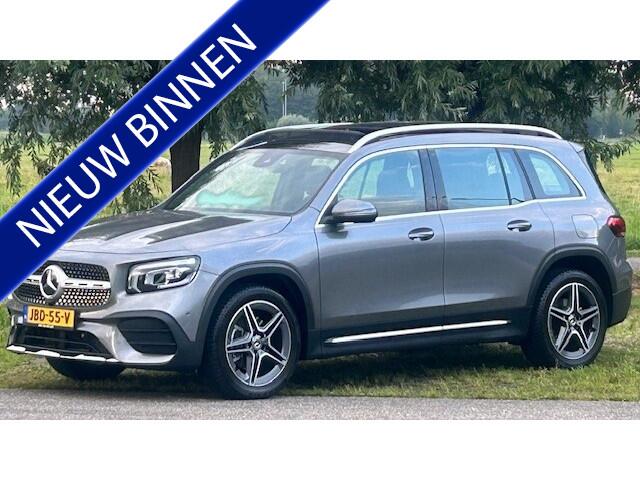 Mercedes-Benz GLB-Klasse 200 BUSINESS SOLUTION AMG 1E EIGENAAR, 24.000KM!! NAVIGATIE PREMIUM, STOELVERWARMING, AMBIËNTEVERLICHTING, ELEC. PANORAMADAK, DODEHOEK ASSIST, SPOORASSIST, ELEC. ACHTERKLEP, ELEC. WEGKLAPBARE TREKHAAK, LED-LICHT, 19"AMG-VELGEN, ENZ. ENZ. FULL OPTIONS!!