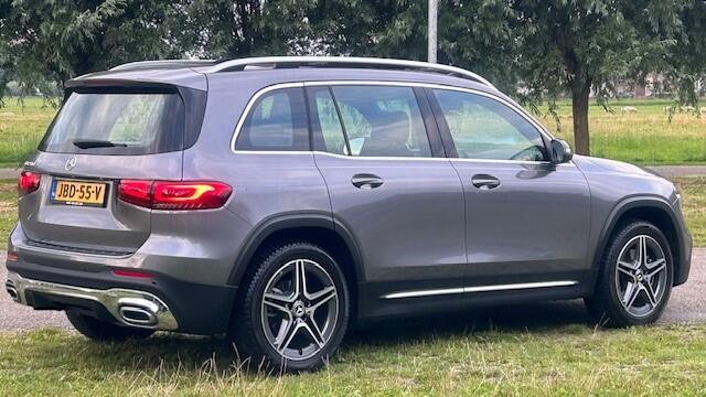 Mercedes-Benz GLB-Klasse 200 BUSINESS SOLUTION AMG 1E EIGENAAR, 24.000KM!! NAVIGATIE PREMIUM, STOELVERWARMING, AMBIËNTEVERLICHTING, ELEC. PANORAMADAK, DODEHOEK ASSIST, SPOORASSIST, ELEC. ACHTERKLEP, ELEC. WEGKLAPBARE TREKHAAK, LED-LICHT, 19"AMG-VELGEN, ENZ. ENZ. FULL OPTIONS!!