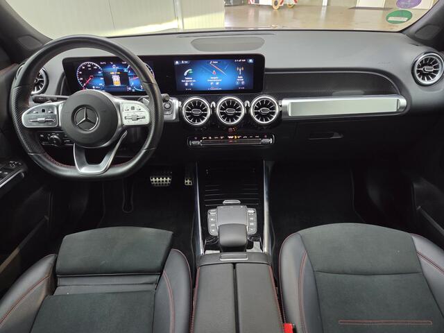 Mercedes-Benz GLB-Klasse 180 Business Solution AMG | Trekhaak | Sportstoelen | Stoelverwarming | Navi |*