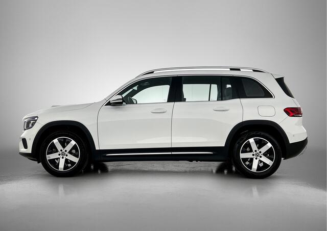 Mercedes-Benz GLB-Klasse 200 Business Solution Luxury Trekhaak | Achteruitrijcamera | DAB | Elektrische achterklep | Sfeerverlichting || Inclusief 24 maanden MB Certified garantie voor Europa.