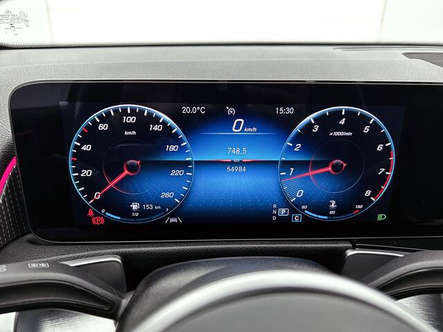 Mercedes-Benz GLB-Klasse 200 Business Solution Luxury Trekhaak | Achteruitrijcamera | DAB | Elektrische achterklep | Sfeerverlichting || Inclusief 24 maanden MB Certified garantie voor Europa.