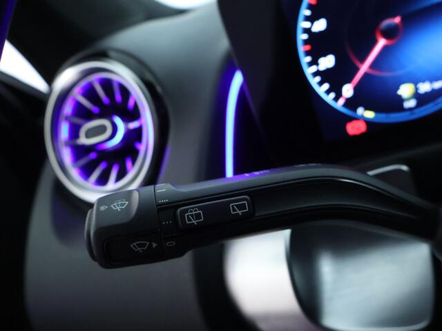 Mercedes-Benz GLB-Klasse 200 Business Solution AMG 7p. Panorama Schuif-Kanteldak | Memory stoelen | Achteruitrijcamera | Nightpakket | Trekhaak | 7 Persoons. Inclusief 24 maanden MB Certified garantie voor Europa.