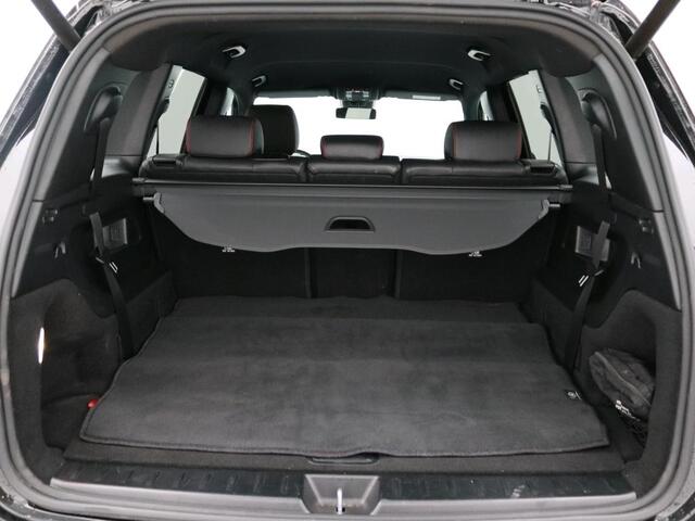 Mercedes-Benz GLB-Klasse 200 AMG Line 7 Persoons AMG Line | Night Pakket | Trekhaak | 7 Persoons | Sfeerverlichting | Ledkoplampen | Stoelverwarming. Inclusief 24 maanden Mercedes-Benz Certified garantie voor Europa.