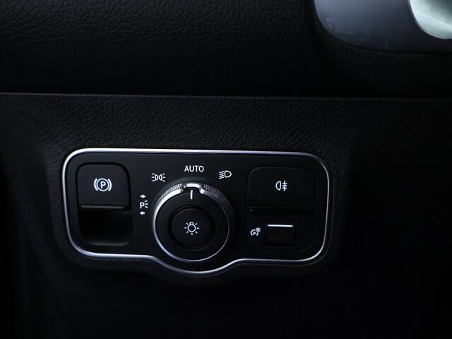 Mercedes-Benz GLB-Klasse 200 AMG Line | Panoramadak | Trekhaak | Cruise Control | Sfeerverlichting | Dodehoek detector | Inclusief 48 maanden MB Certified garantie voor Europa.