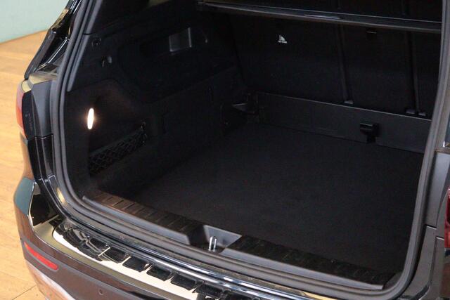 Mercedes-Benz GLB-Klasse 200 Luxury Line | NAVI | CAMERA + PDC | SCHUIF/KANTELDAK | ADAP CRUISE | AMBIENT-LIGHT |