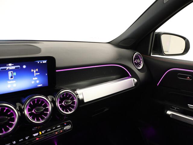 Mercedes-Benz GLB-Klasse 200 AMG-line 7persoons | Trekhaak | Nightpakket | Keyless-Go comfortpakket | Parkeerpakket met achteruitrijcamera | USB-pakket plus | Winter pakket | GUARD 360 ° Vehicle protection Plus | EASY PACK achterklep |