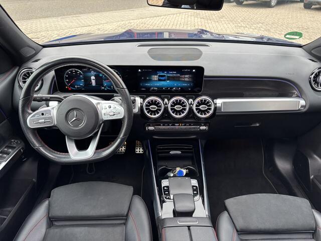 Mercedes-Benz GLB-Klasse 200 Premium Plus AMG / Stoelverwarming / Androidauto/Applecarplay / Schuifkanteldak / Camera / AMG /
