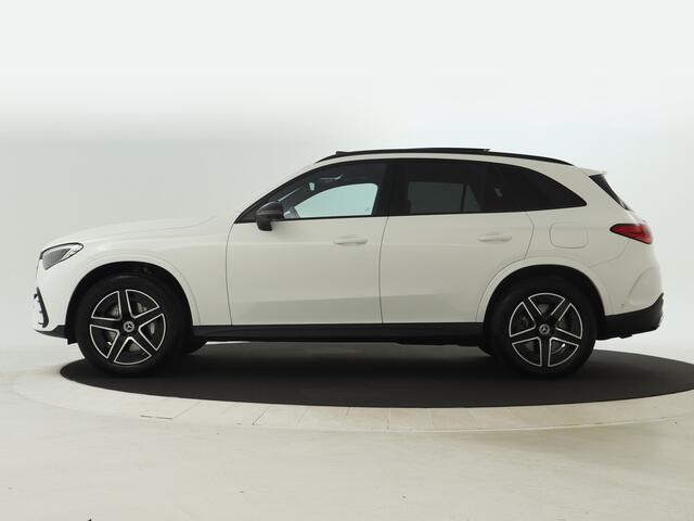 Mercedes-Benz GLC-KLASSE 300 e 4MATIC AMG Plug-In Hybride | AMG Line | Night Pakket | Panorama Schuif-Kanteldak | Trekhaak. Inclusief 24 maanden MB Certified garantie voor Europa.