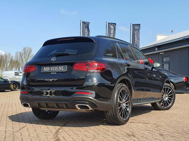 Mercedes-Benz GLC-KLASSE 200 4-M AMG Night|Panorama|20"|Trekhaak|MBUX|Spoorpakket|Sfeerverlichting|Treeplanken