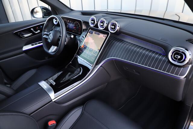 Mercedes-Benz GLC-KLASSE 300 AMG 4-Matic | 258PK | Luchtvering | Achterasbesturing | Massage | Head-up | Keyles-go | Burmester | Sfeerverlichting | Pano | Digital-light | 2023.