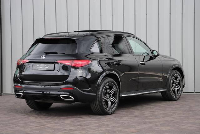Mercedes-Benz GLC-KLASSE 300 AMG 4-Matic | 258PK | Luchtvering | Achterasbesturing | Massage | Head-up | Keyles-go | Burmester | Sfeerverlichting | Pano | Digital-light | 2023.