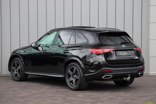 Mercedes-Benz GLC-KLASSE 300 AMG 4-Matic | 258PK | Luchtvering | Achterasbesturing | Massage | Head-up | Keyles-go | Burmester | Sfeerverlichting | Pano | Digital-light | 2023.