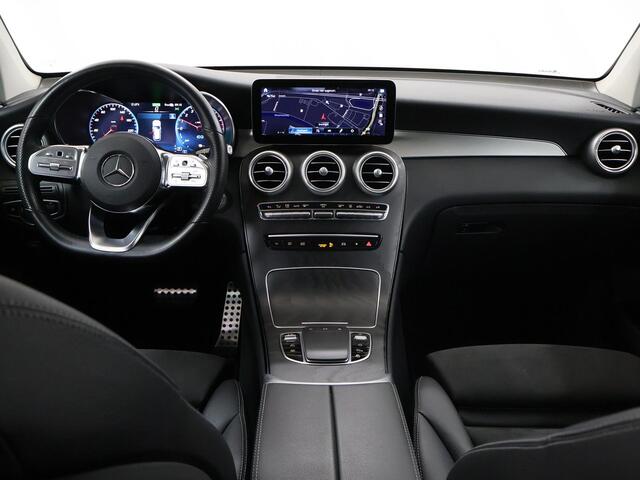 Mercedes-Benz GLC-KLASSE 300e 4MATIC Business Solution AMG | Night | 20" lichtmetalen velgen | Stoelverwarming | Sfeerverlichting |