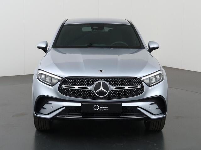 Mercedes-Benz GLC-KLASSE Coupé 300e 4MATIC AMG Line | Verwarmd stuur | Getint glas | Sfeerverlichting |