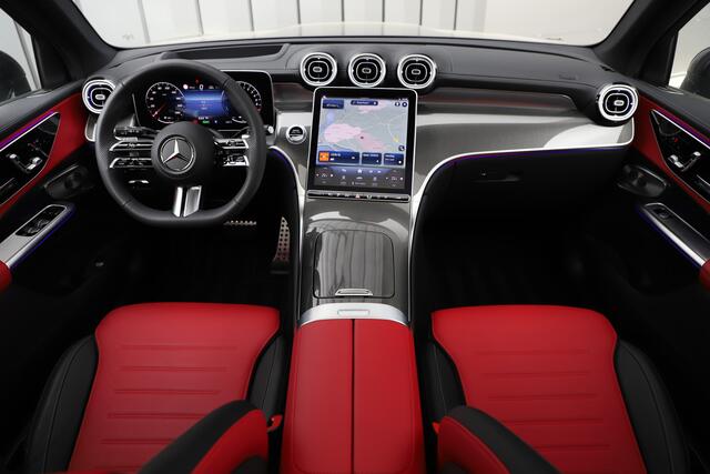 Mercedes-Benz GLC-KLASSE 300e AMG 4-Matic | 313PK | Achterasbesturing | Luchtvering | Head-up | Pano | Keyles-go | Sfeerverlichting | Distronic | Burmester | Carbon | 2023.