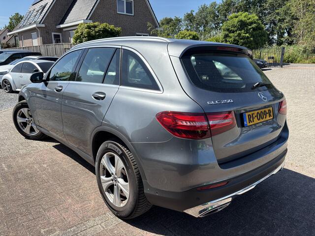 Mercedes-Benz GLC-KLASSE 250 4MATIC Business Automaat Trekhaak / Full LED / All-Seasons