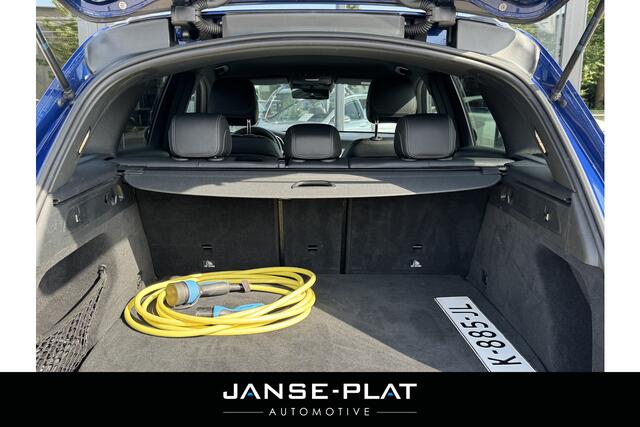 Mercedes-Benz GLC-KLASSE 300e 4MATIC Bns Sul. AMG Wegdr.Trekhaak | NL-AUTO | Camera |