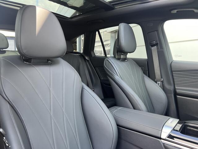 Mercedes-Benz GLC-KLASSE 300 e 4MATIC Sport Edition | AMG Line | Nappa Leder Zwart | Premium Pakket | Night Pakket | Winter Pakket | Rijassistentiepakket Plus | Panoramadak | Trekhaak | 360° Camera | Burmester 3D Surround | Elektrisch Verstelbare Stoelen + Memory