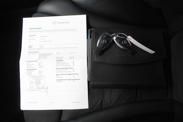 Mercedes-Benz GLC-KLASSE Coupé 250 4MATIC Schuif-kantel dak/AMG pakket/360° camera/Elektrisch verstelbare stoelen met memory/Stoelverwarming voor en achter/Dodehoek detectie/Navigatie/Apple carplay/Parkeersensoren rondom/Adaptive cruise control/Elektrische achterklep/Infotainment