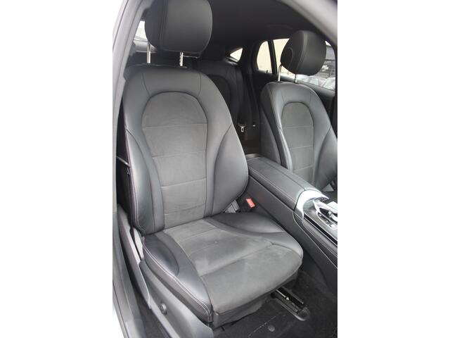 Mercedes-Benz GLC-KLASSE Coupé 250 4MATIC Schuif-kantel dak/AMG pakket/360° camera/Elektrisch verstelbare stoelen met memory/Stoelverwarming voor en achter/Dodehoek detectie/Navigatie/Apple carplay/Parkeersensoren rondom/Adaptive cruise control/Elektrische achterklep/Infotainment