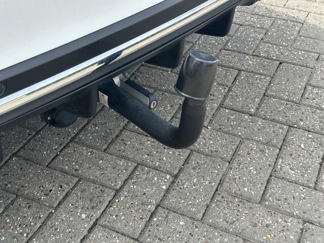 Mercedes-Benz GLC-KLASSE 200 4MATIC AMG Line Pano-Dak | Trekhaak | Elekt. Klep | Stoelverw.